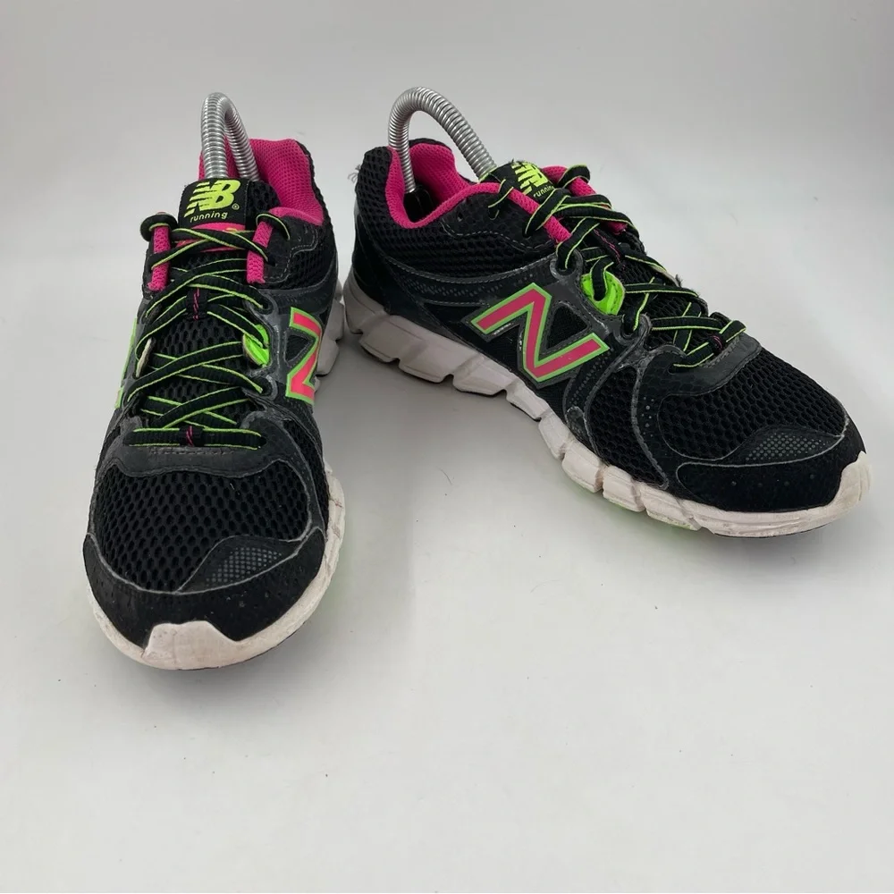 New Balance Women’s 750v2 Black Pink Low Top Lace-Up Running Shoes - Size 8